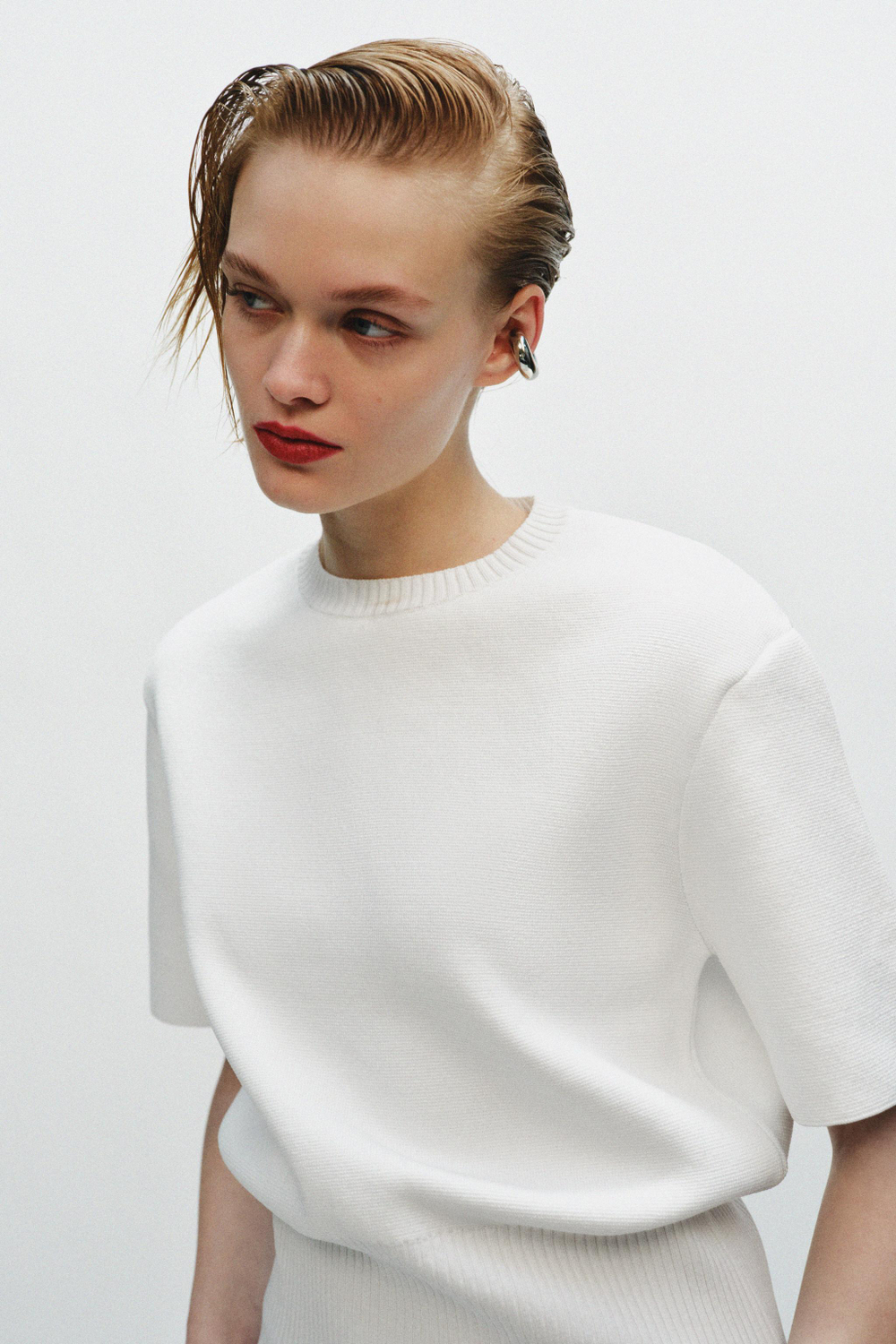ZARA ТРИКОТАЖНЫЙ ТОП С ПОДПЛЕЧНИКАМИ, БЕЛЫЙ