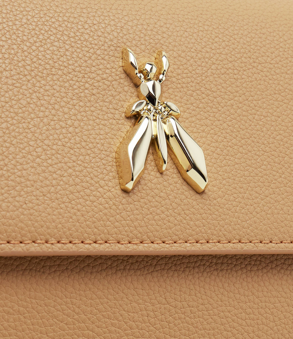 кожаная сумка-мессенджер Patrizia Pepe - бежевый(8B0069 L001)