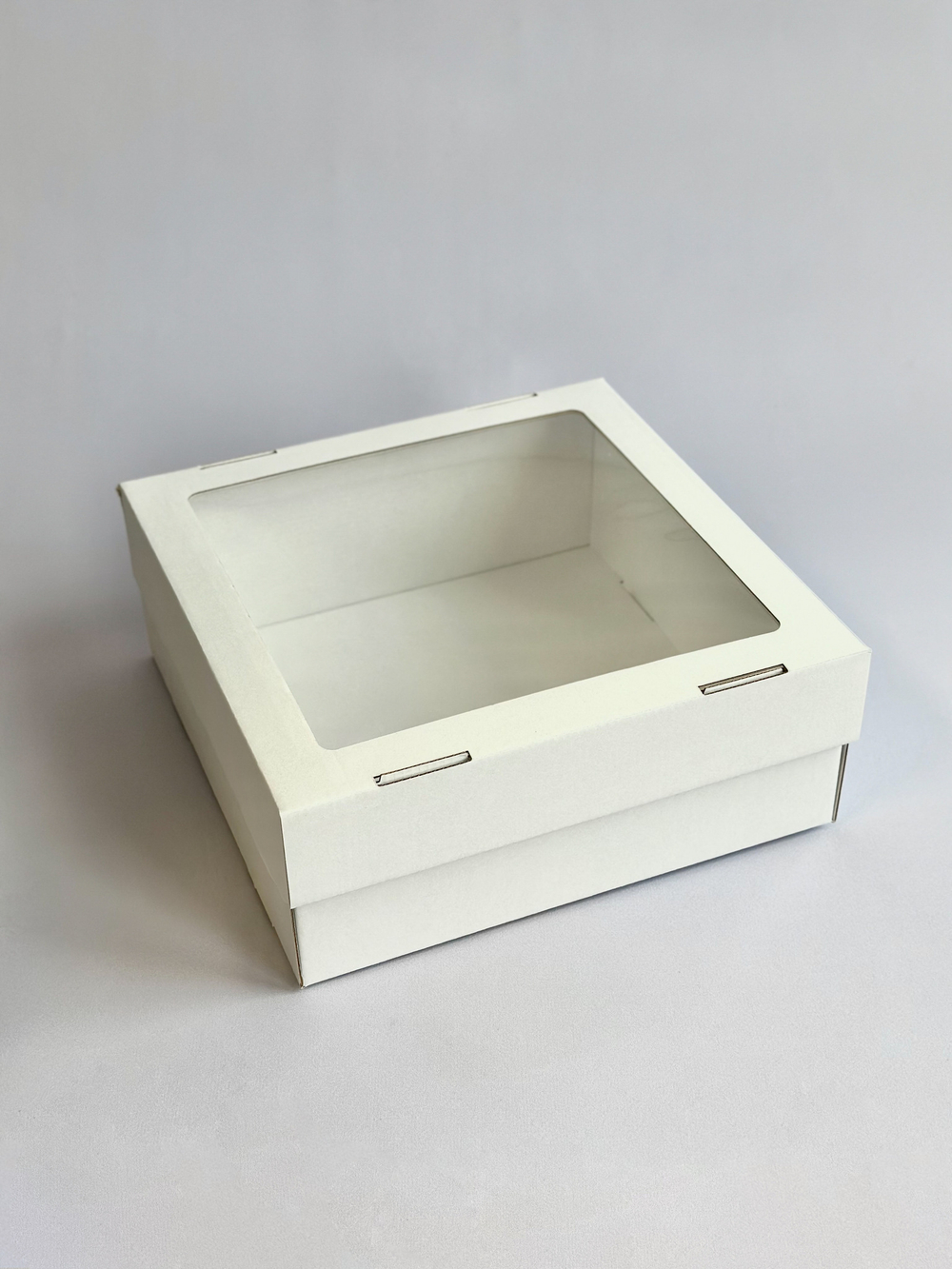 Коробка с окном 25 х 25 х 10 см, белая