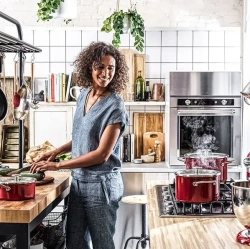 KitchenAid Кастрюля эмалированная 20 см 2,4 л с крышкой Empire Red