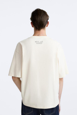 ZARA ФУТБОЛКА С РЕЛЬЕФНЫМ ПРИНТОМ, БЕЖЕВЫЙ