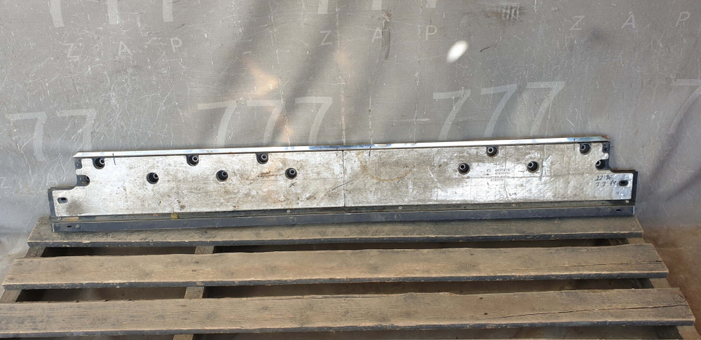 Подножка левая Mercedes G-Class (W463)  Б/У Оригинал A4634912500