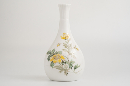 Вазочка из костяного фарфора с изображением золотистой бегонии из серии Golden Glory