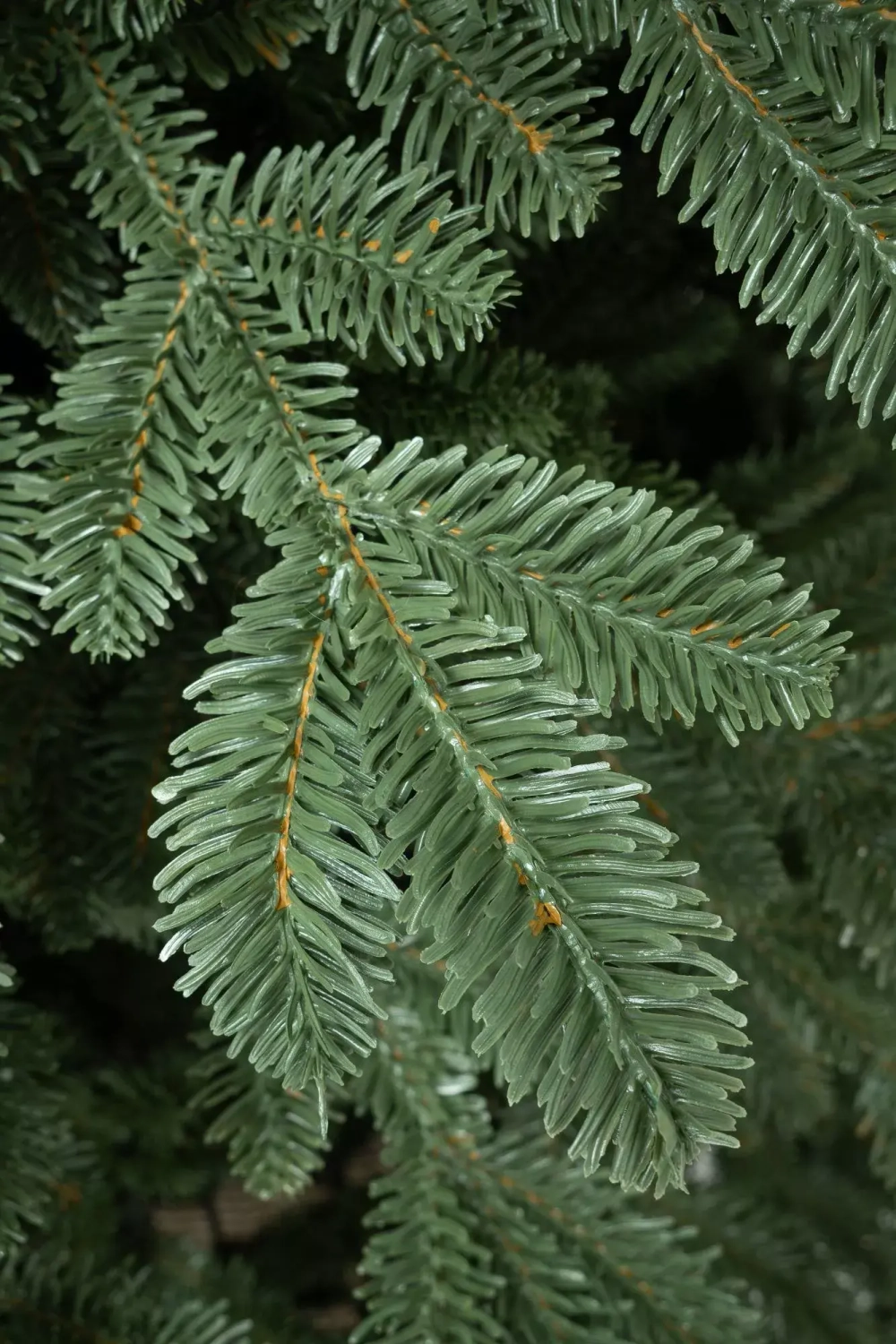 Искусственная елка Карельская 210 см., 100% литая хвоя, ЕлкиТорг (244210)