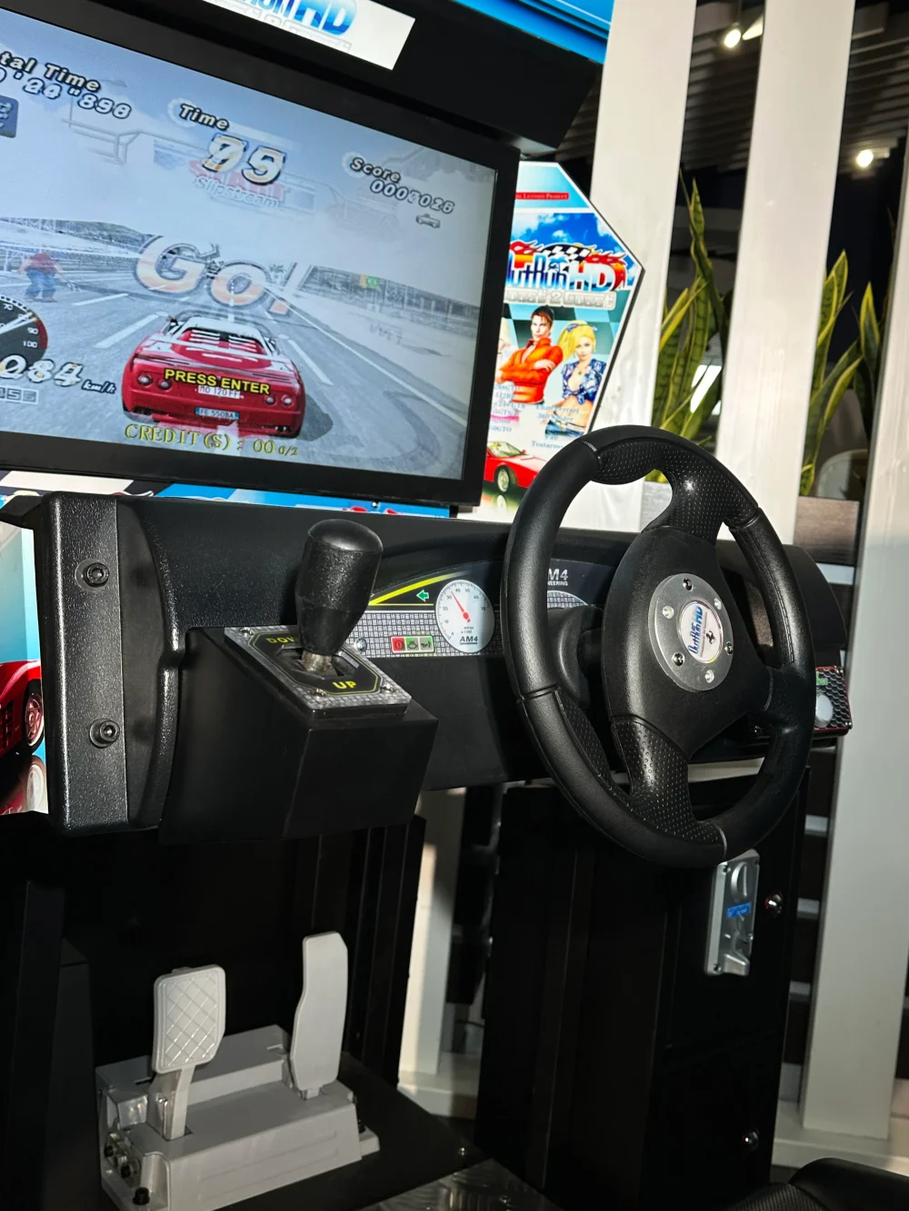 Гоночный симулятор «OutRun»