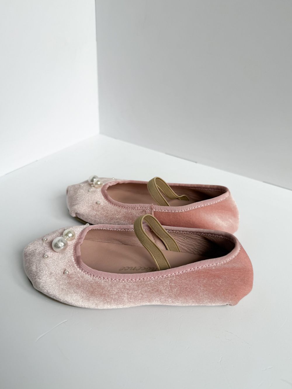 Новые бархатные балетки Age of Innocence, 26