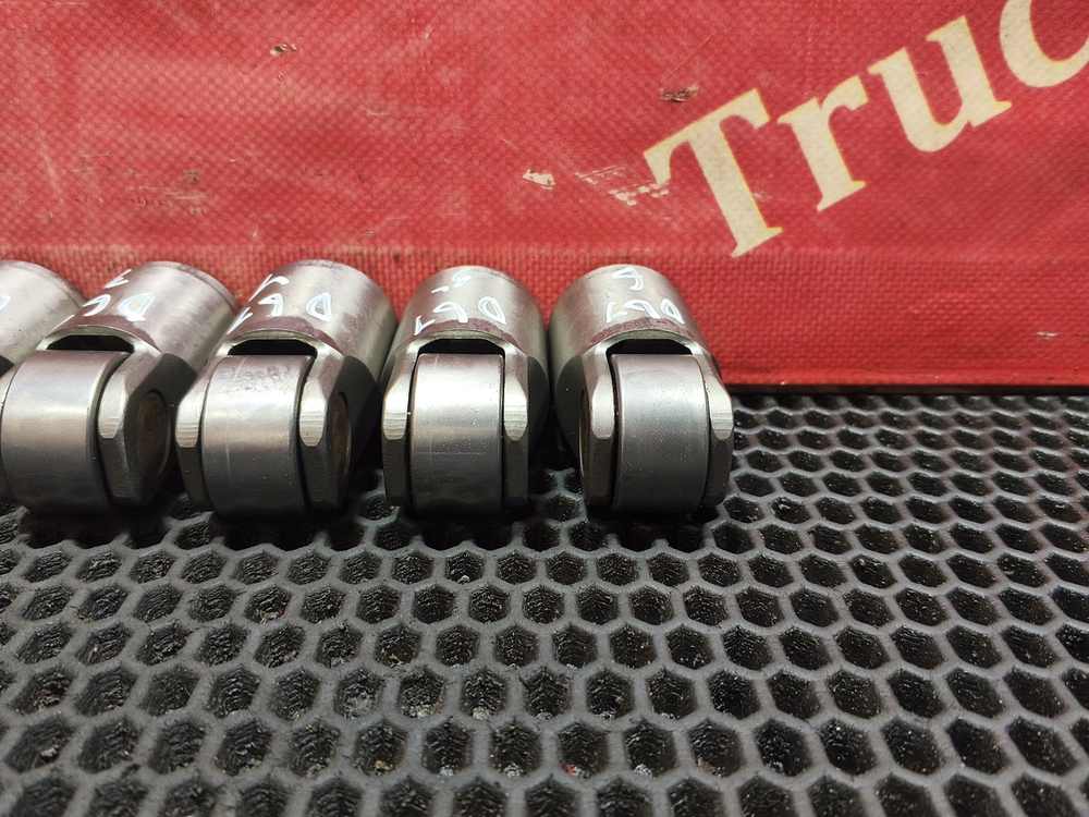 Комплект толкателей выпускного клапана