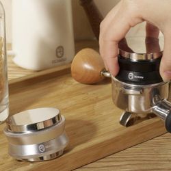 Темпер разравниватель для кофе d 58 мм нерж. + алюм. черный P.L.- Barbossa