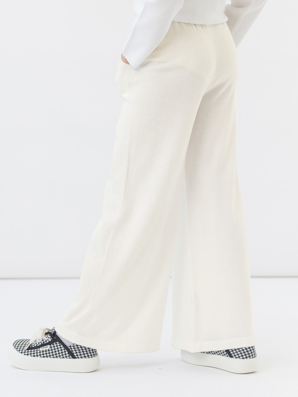 Брюки молочные для девочки арт. AT971