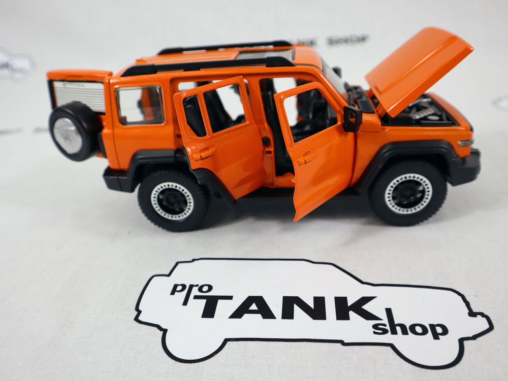 Модель автомобиля TANK 300 (ОРАНЖЕВАЯ) Масштаб 1:24