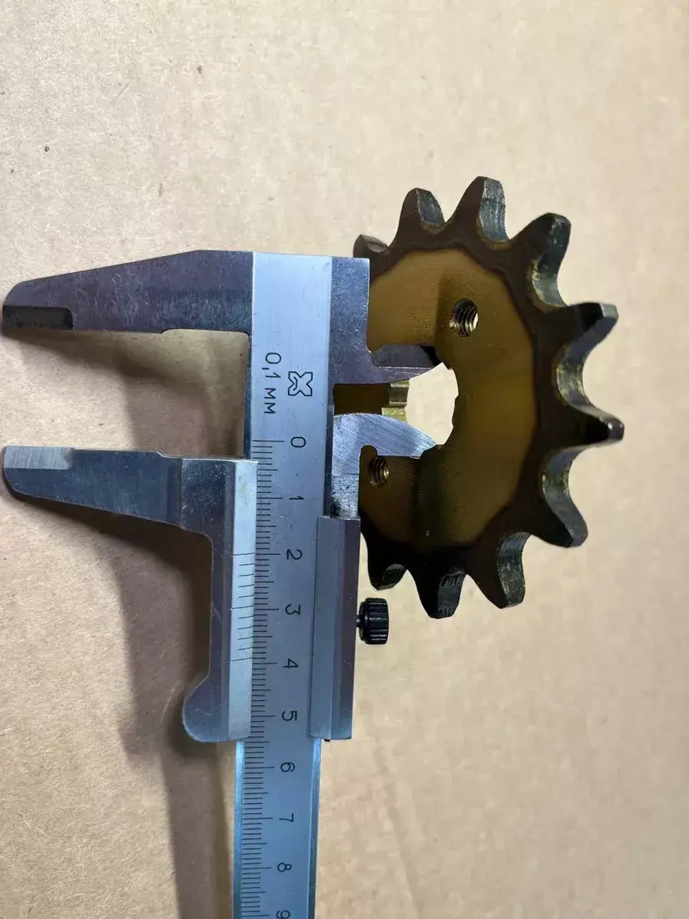 Звезда ведущая закаленная 520-14 20 мм. Эндуро мотоцикла