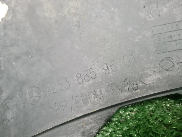 Юбка переднего бампера Mercedes GLC X253 (19-22)