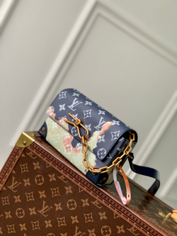 Louis Vuitton Steamer Wearable Wallet