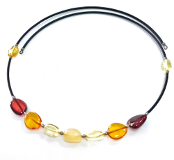 Чокер на шею,каучук,янтарь