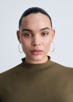 Трикотажное платье с разрезом