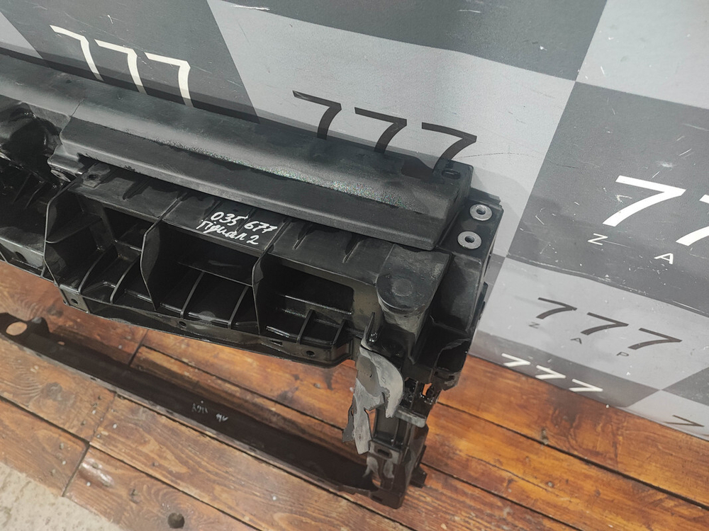 Панель передняя (телевизор) Volkswagen Tiguan 2 16-нв Б/У Оригинал 5NR805588D