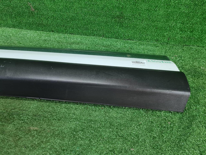 Накладка двери левая Chery Tiggo 8 Pro (2021-нв)