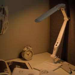 Настольный светильник ЭРА NLED-497-12W-W светодиодный на струбцине и с основанием белый | Светодиодные настольные лампы