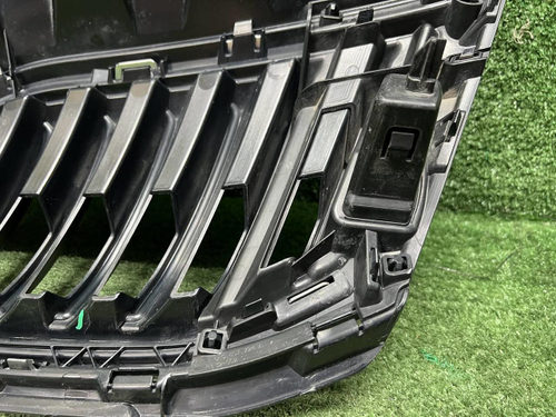 Решетка радиатора Skoda Octavia A7 (2017-2020)