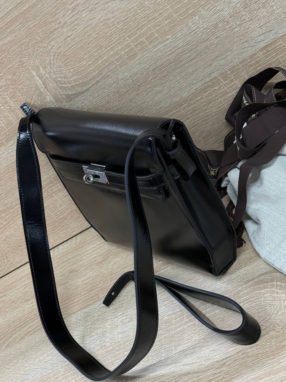 Сумка через плечо Hermes Kelly Depeches 25 Noir