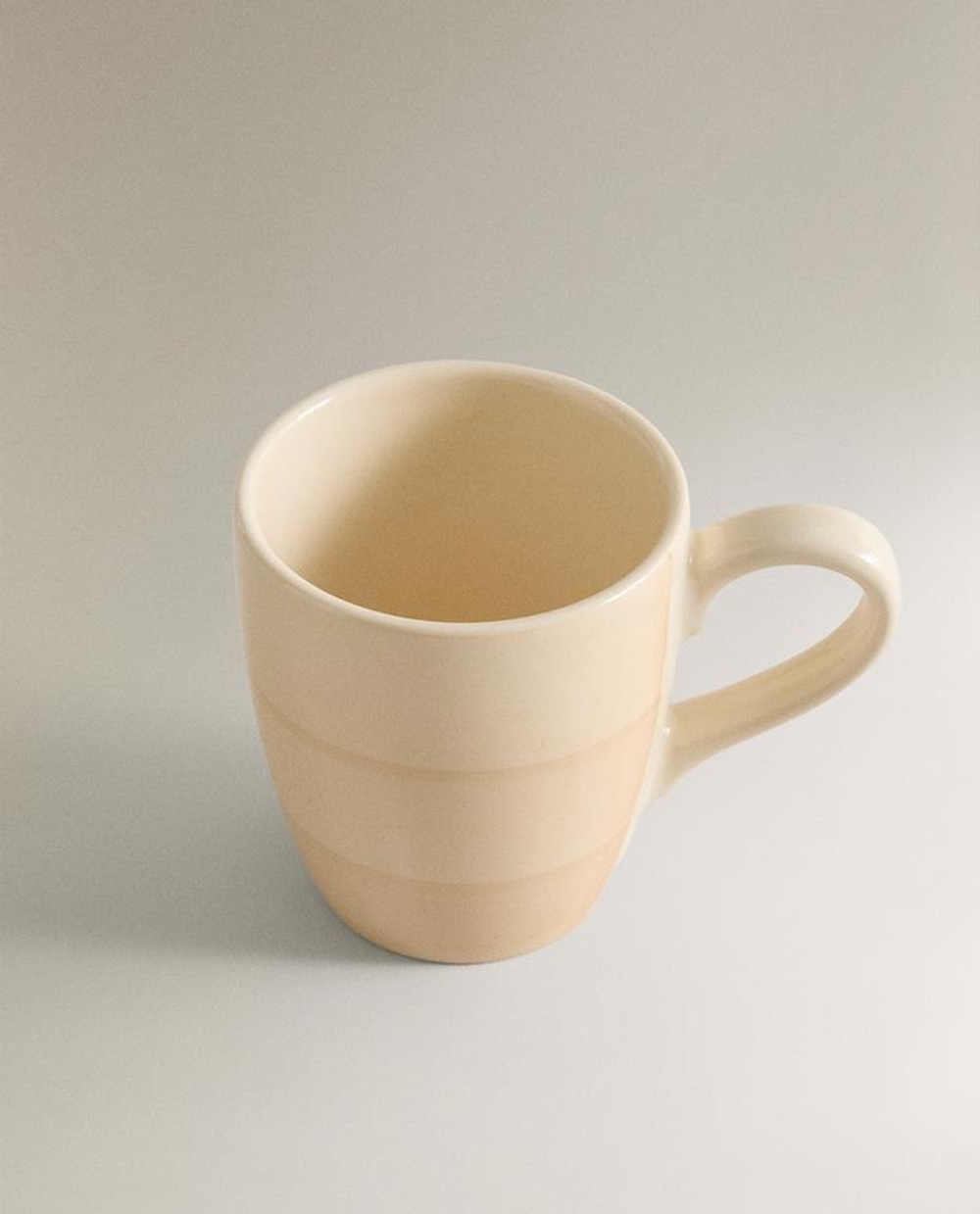 ZARA HOME КЕРАМИЧЕСКАЯ КРУЖКА СО СПИРАЛЬНЫМ ДИЗАЙНОМ, ЖЕЛТЫЙ