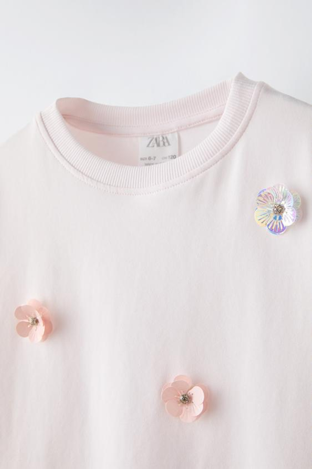 ZARA ФУТБОЛКА С НАШИВКОЙ «ЦВЕТЫ», РОЗОВЫЙ