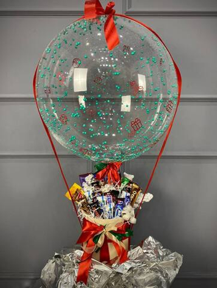 Корзина со сладостями "Новогодний шар"