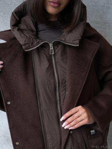 Шоколадная комбинированная куртка с манишкой