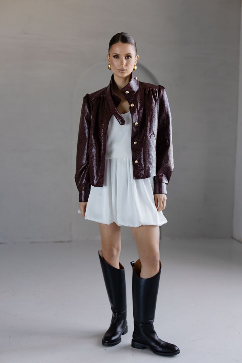 Бомбер из эко-кожи с драпировкой бордовый