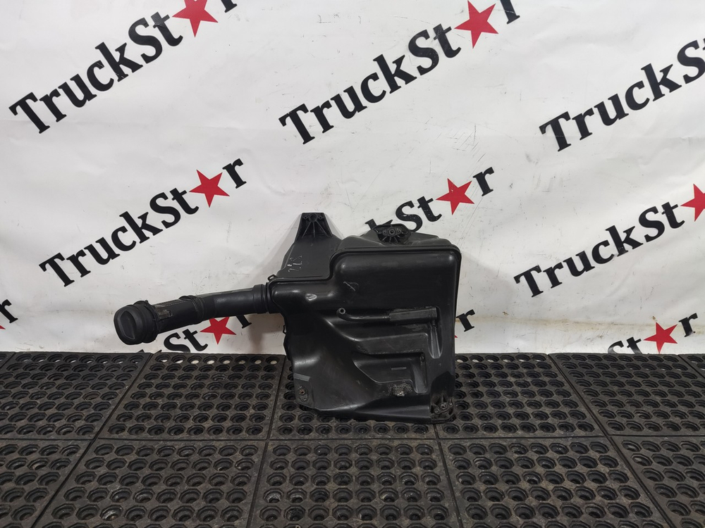 Бачок омывателя лобового стекла 2020г