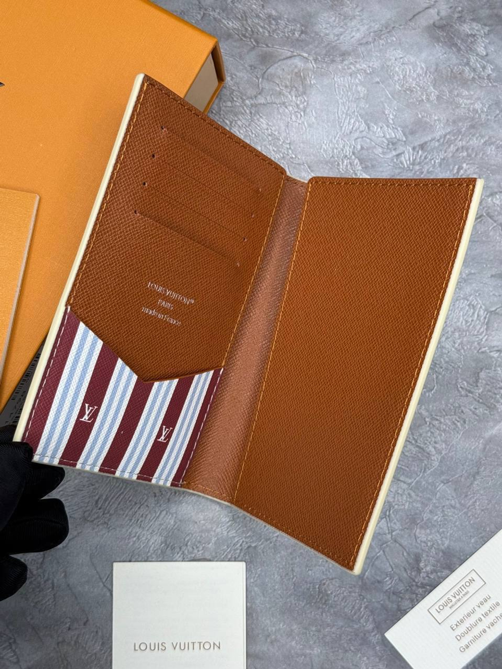Обложка для паспорта Louis Vuitton