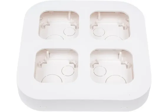 Коробка переходник Legrand Quteo 4 постовая белая 26001