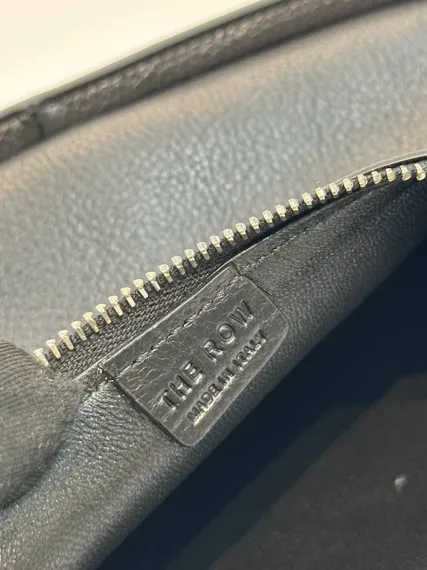 Сумка The Row Half Moon из зернистой кожи