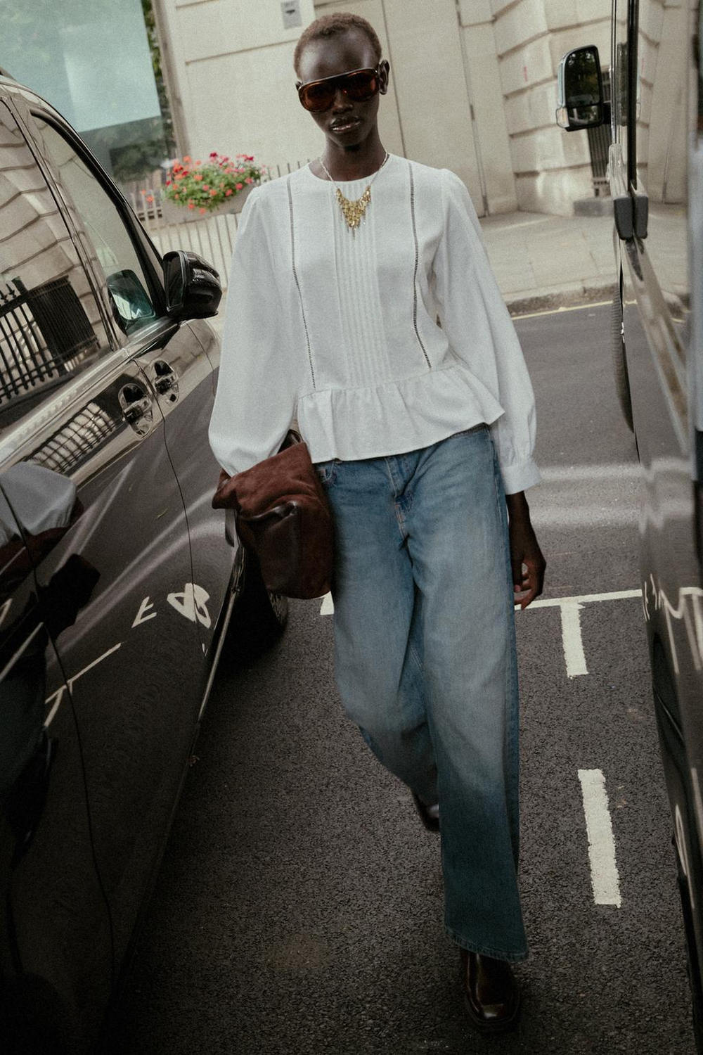 ZARA БЛУЗА С КРУЖЕВОМ И БАСКОЙ, ЖЕЛТОВАТО-БЕЛЫЙ