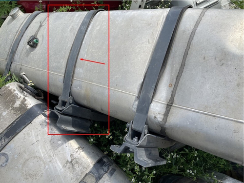 Кронштейн бака топливного в сборе 2019г.