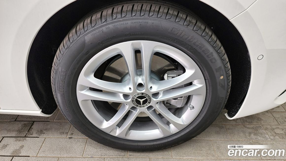 Mercedes-Benz A-Class W177 A220 Hatchback (04.2024)