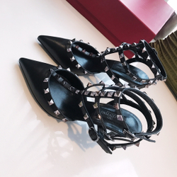 Valentino Rockstud Pumps 6.5 cm
