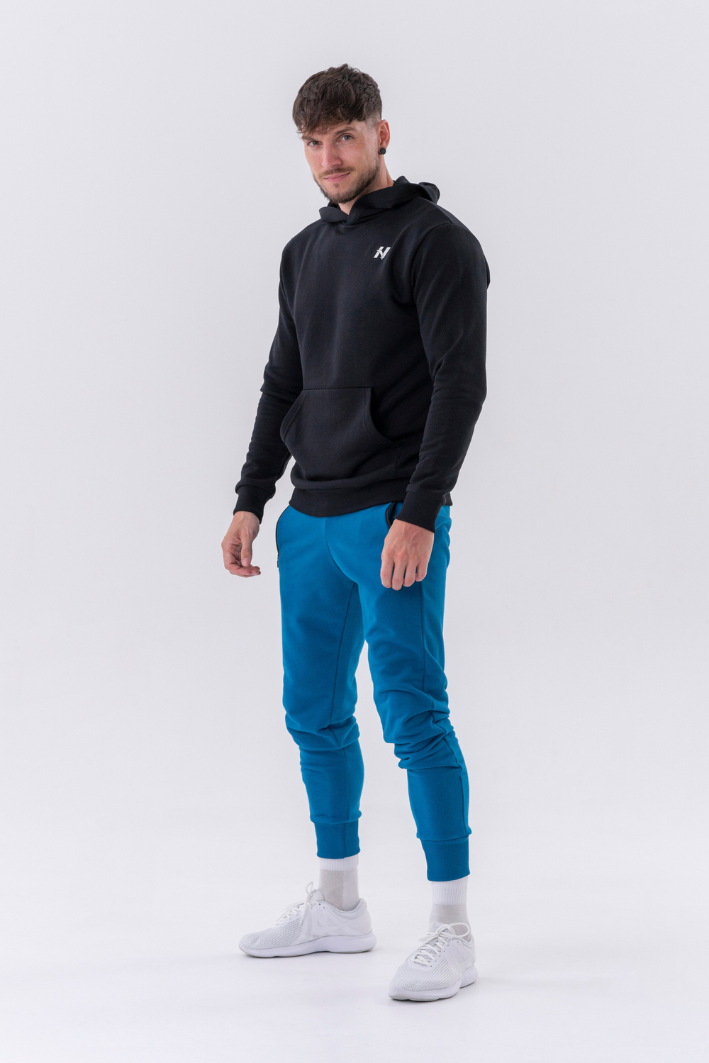 Худи Pull-over Hoodie with a Pouch Pocket 331 Черная