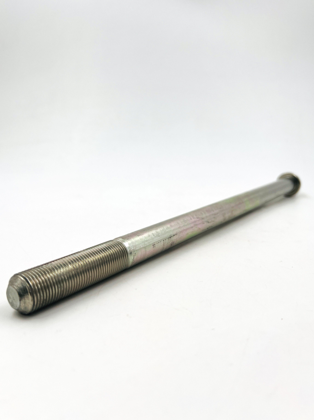 Ось нижнего рычага М18х347 ВАЗ 21214, 2123 Нива Шевроле