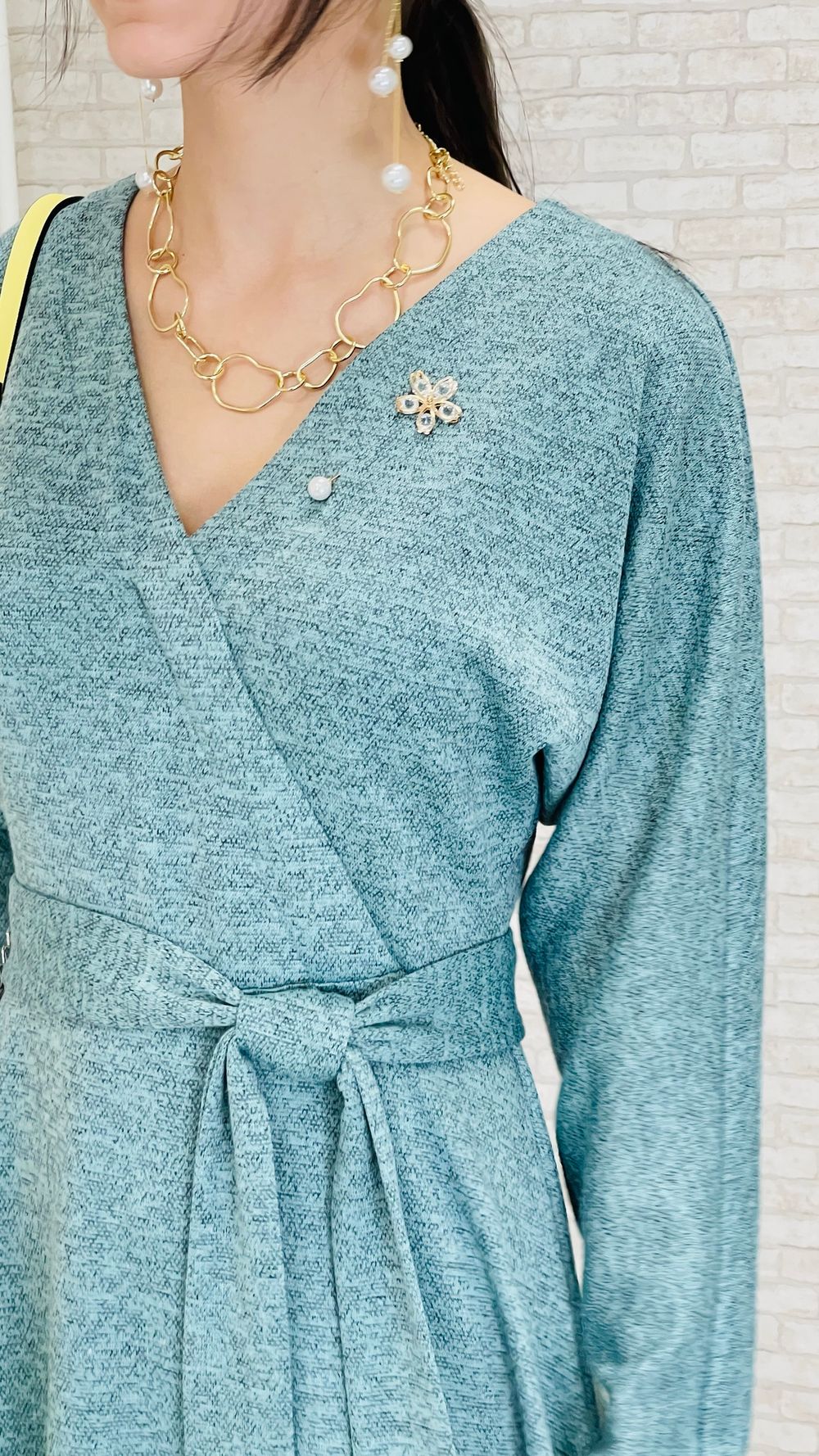 Женственное платье из приятного меланжевого трикотажа