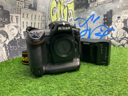 Nikon D2X