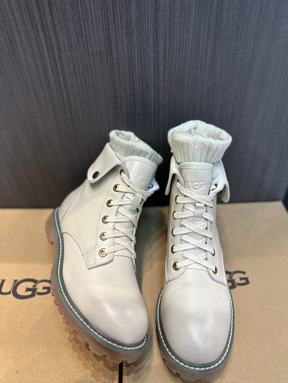 UGG