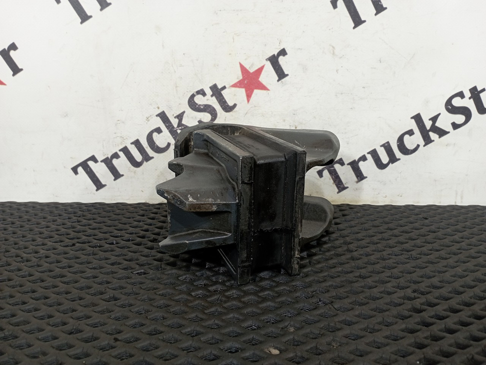 Подушка двигателя передняя 2018г