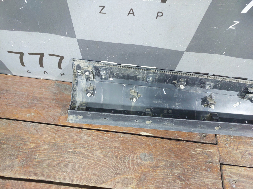 Накладка двери передней левой Geely Tugella 19-нв Б/У Оригинал 5075058500