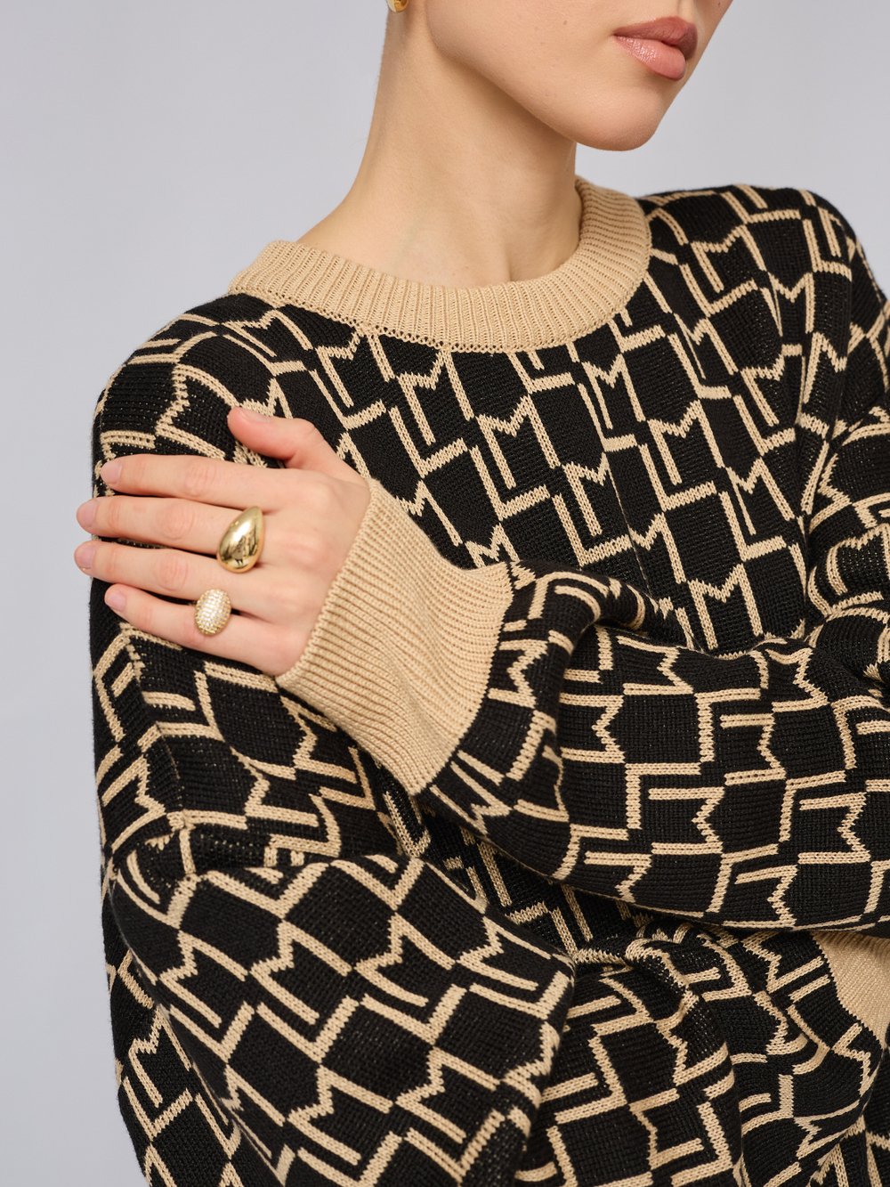 Джемпер оверсайз с логотипом "ML"