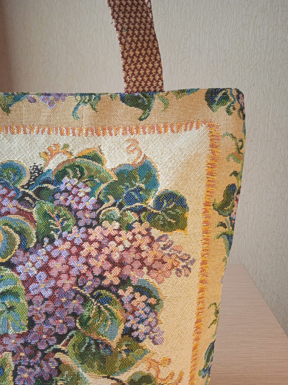 Гобеленовая сумка Сирень (39х39х12)