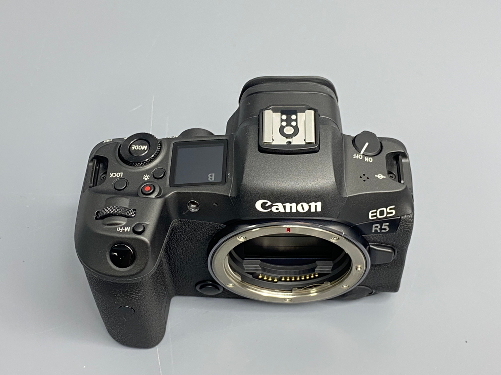 Canon EOS R5 8500 кадров