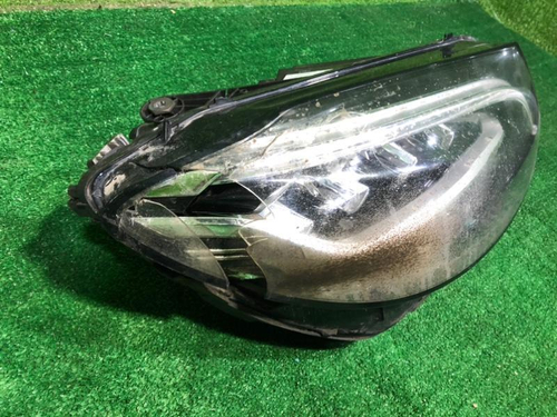 Битая Фара правая Mercedes C w205 (2018-2023) LED