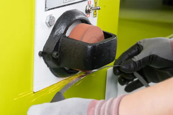 Вертикальный ленточнопильный станок SHX-600, SMTG