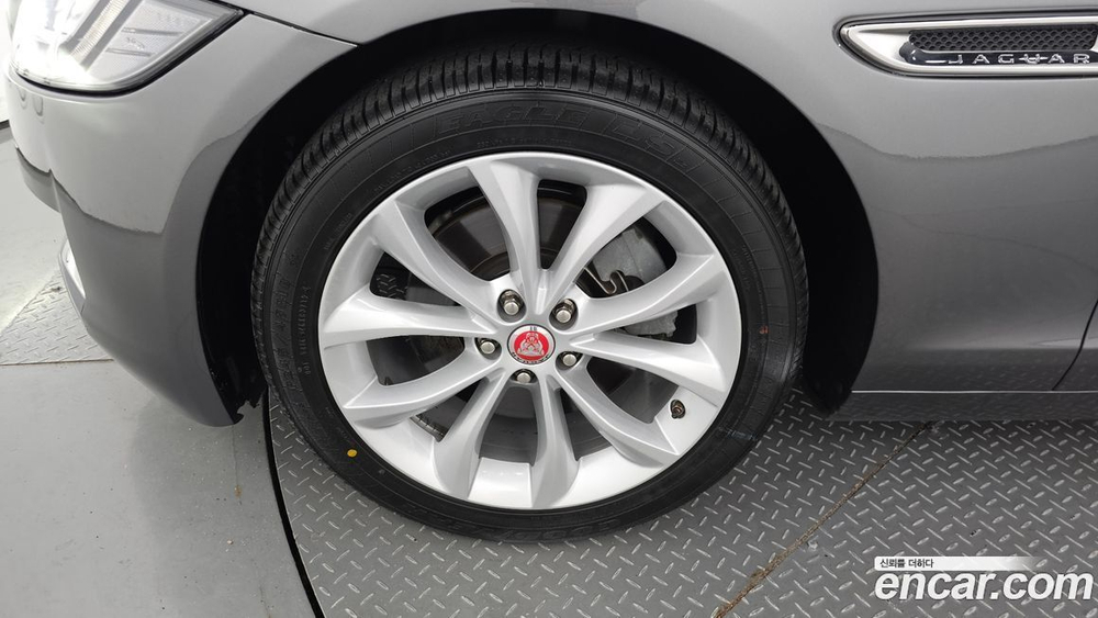 Jaguar XF (X260) 20d Portfolio AWD (11.2019)
